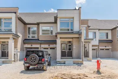 Att/Row/Townhouse in Brampton