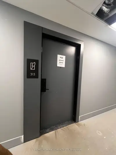 Common Element Condo in Mississauga