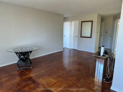 11 Wincott Drive 602, Toronto, On M9r 2r9