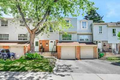 Condo Townhouse in Mississauga