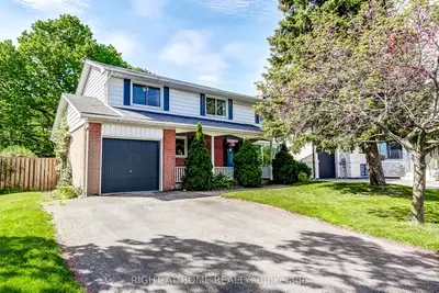 Detached in Oakville