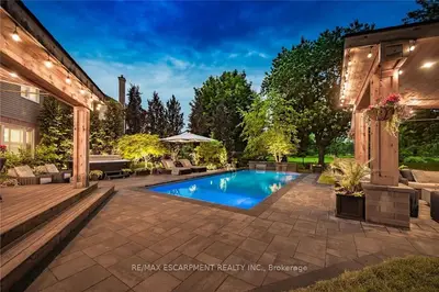 Detached in Burlington