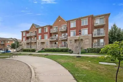 Condo Townhouse in Mississauga