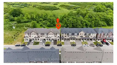 Att/Row/Townhouse in Brampton