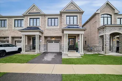 Att/Row/Townhouse in Milton