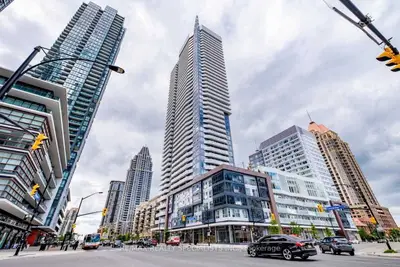 Condo Apartment in Mississauga