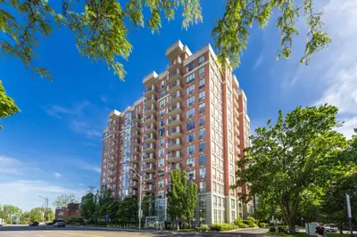 Condo Apartment in Burlington