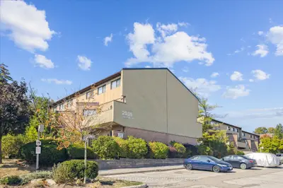 Condo Townhouse in Mississauga
