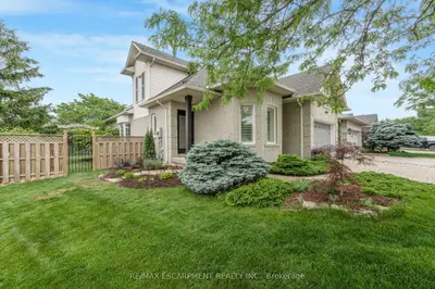 Detached in Burlington
