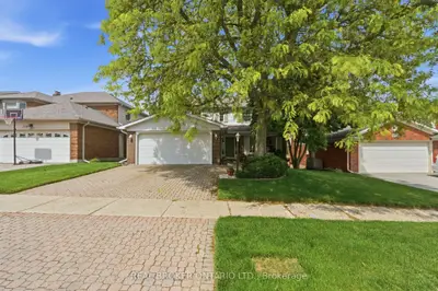 Detached in Burlington