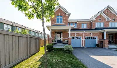 Att/Row/Townhouse in Milton