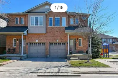 Semi-Detached Condo in Mississauga