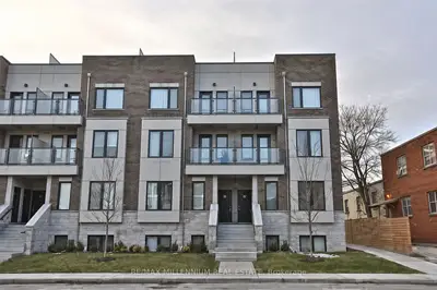 Condo Townhouse in Toronto