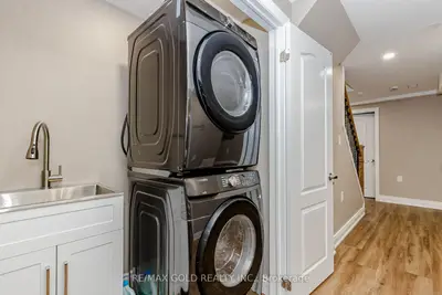 Att/Row/Townhouse in Halton Hills