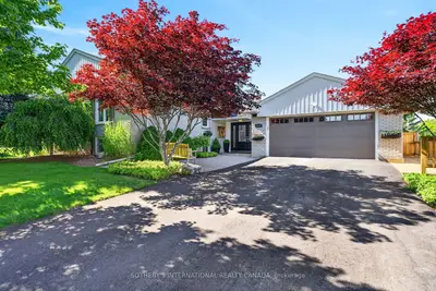 Detached in Burlington