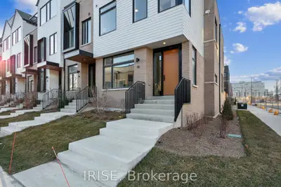 Condo Townhouse in Mississauga
