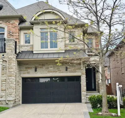 Att/Row/Townhouse in Oakville