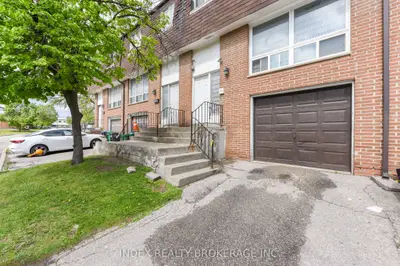 Condo Townhouse in Mississauga