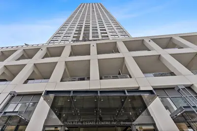 Condo Apartment in Mississauga
