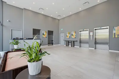 #605 859 The Queensway, Toronto W07, On, M8z 1n8