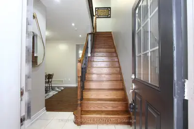 11 Bluffmeadow Street, Brampton, On L6p 3k3