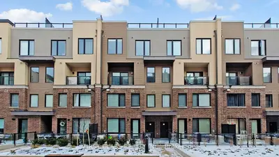 Condo Townhouse in Mississauga