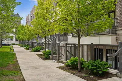 Condo Townhouse in Toronto
