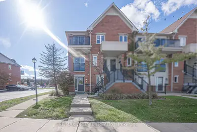 Condo Townhouse in Mississauga