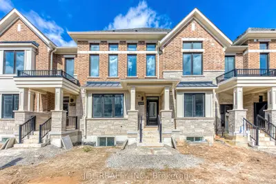 Att/Row/Townhouse in Oakville