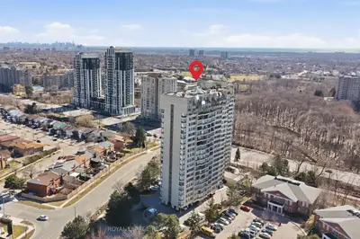 Condo Apartment in Mississauga