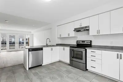 1 Beckenrose Court 136, Brampton, On L6y 6g2