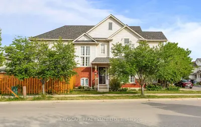 Att/Row/Townhouse in Milton