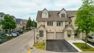 Condo Townhouse in Mississauga