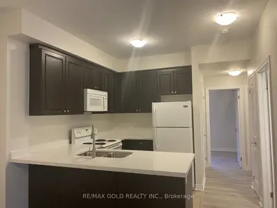 Condo Townhouse in Oakville