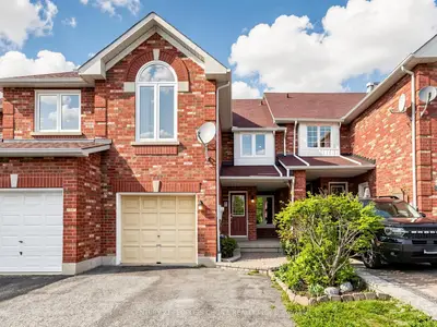 Att/Row/Townhouse in Mississauga