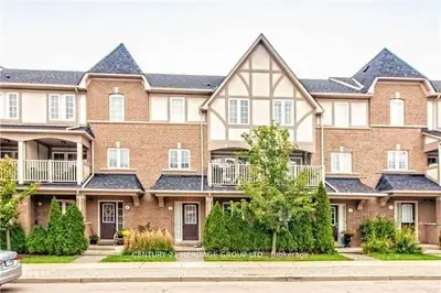 Condo Townhouse in Oakville