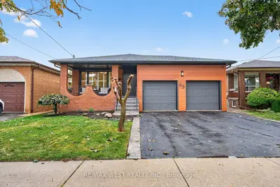 43 St Georges Boulevard, Toronto, On M9r 1x3