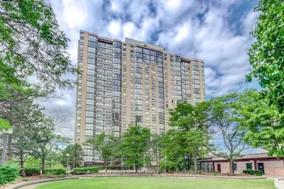 Condo Apartment in Mississauga