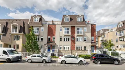 Condo Townhouse in Toronto
