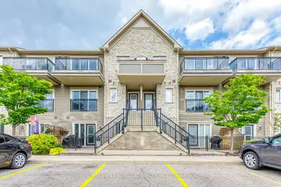 Condo Townhouse in Mississauga