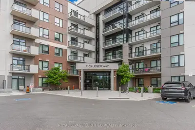 Condo Apartment in Milton
