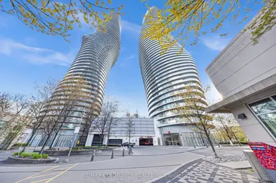 Condo Apartment in Mississauga