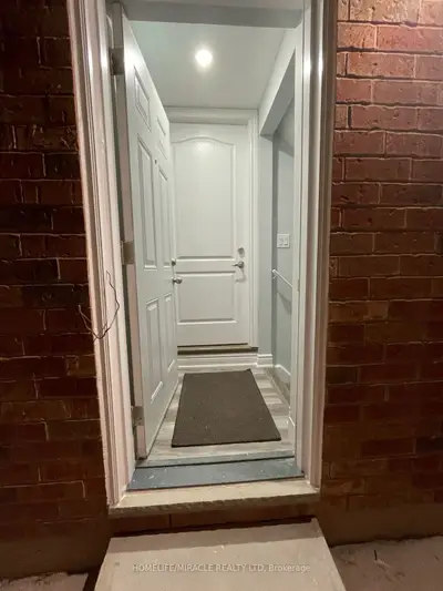80 Reichert Court 1, Milton, On L9t 8r7