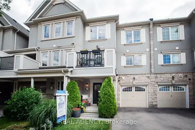 Att/Row/Townhouse in Oakville