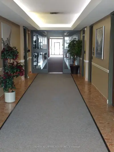 65 International Boulevard 106, Toronto, On M9w 6l9
