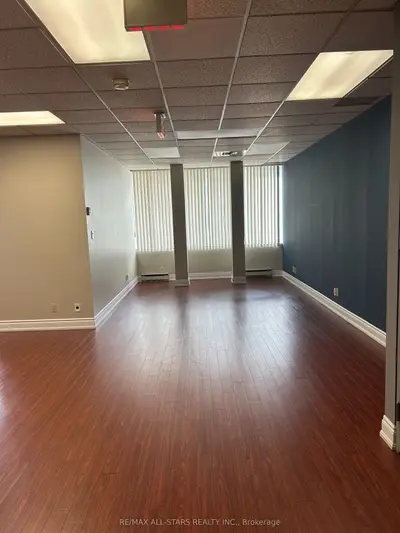 65 International Boulevard 101, Toronto, On M9w 6l9