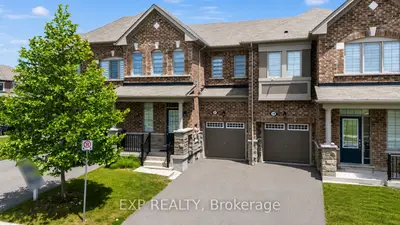 Att/Row/Townhouse in Brampton