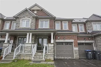 Att/Row/Townhouse in Brampton