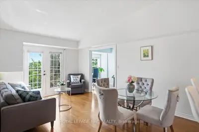 Condo Apartment in Oakville