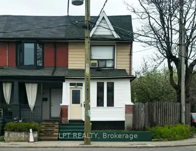 Att/Row/Townhouse in Toronto